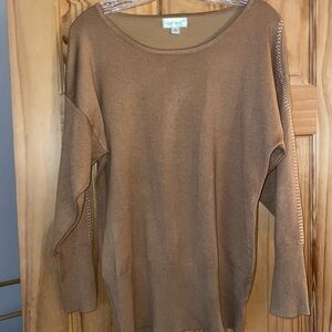 Chic Brown Sweater With Cold Shoulders by “Questions”